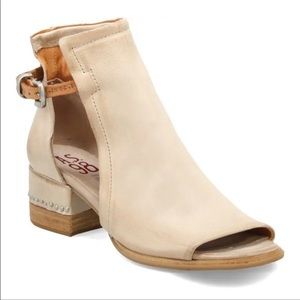 New A.S.98 Morgan Sandal Color Bone Size 40 EU 9.5-10US